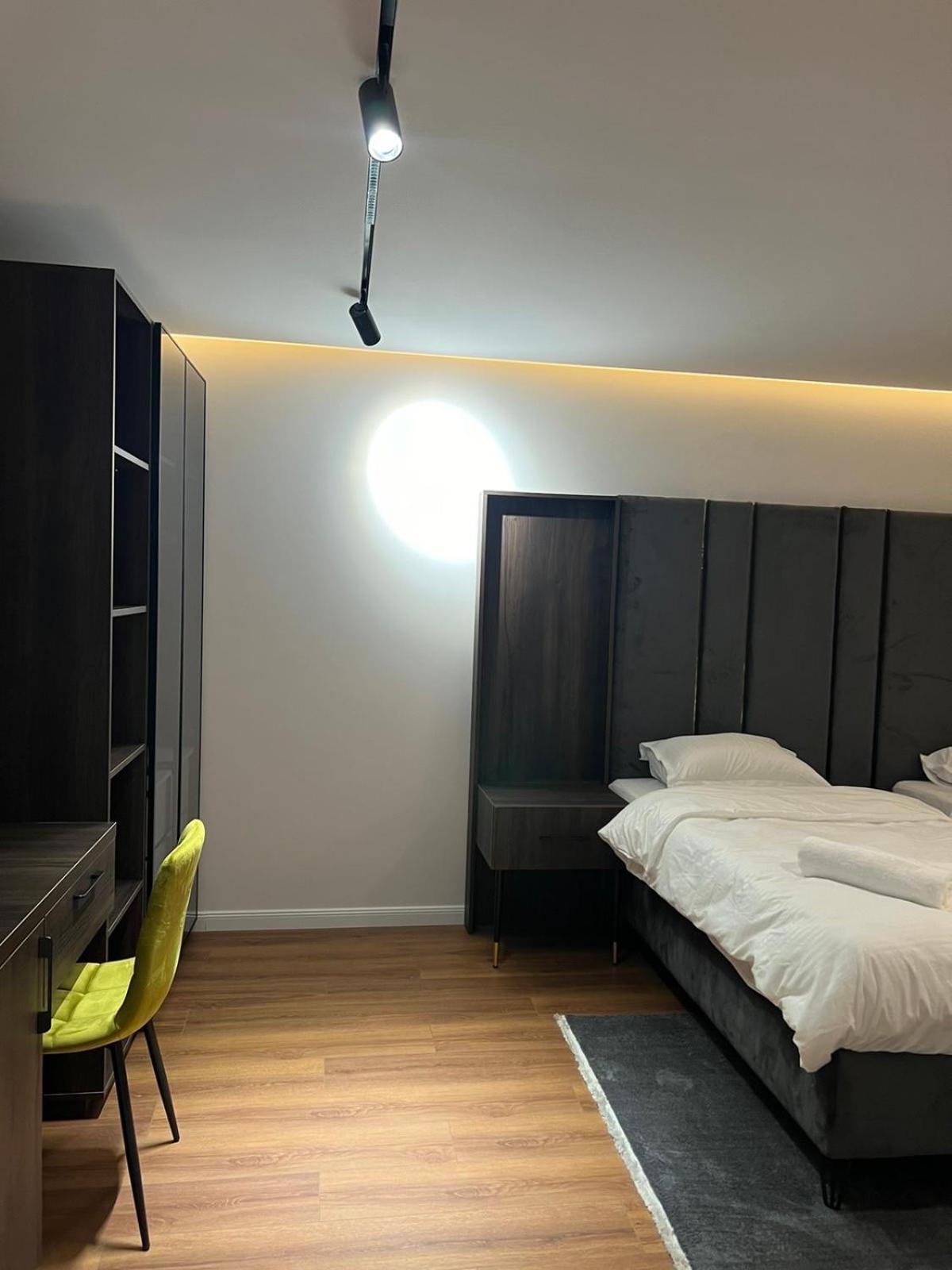 Hotel Europa Prishtina Pristina Buitenkant foto