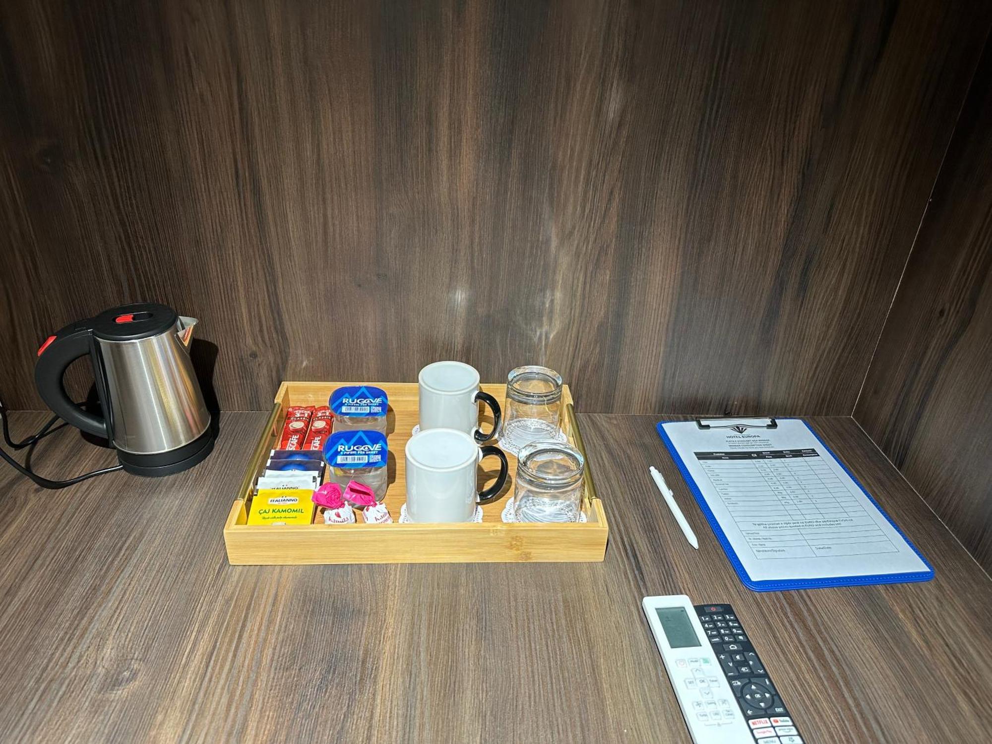 Hotel Europa Prishtina Pristina Buitenkant foto