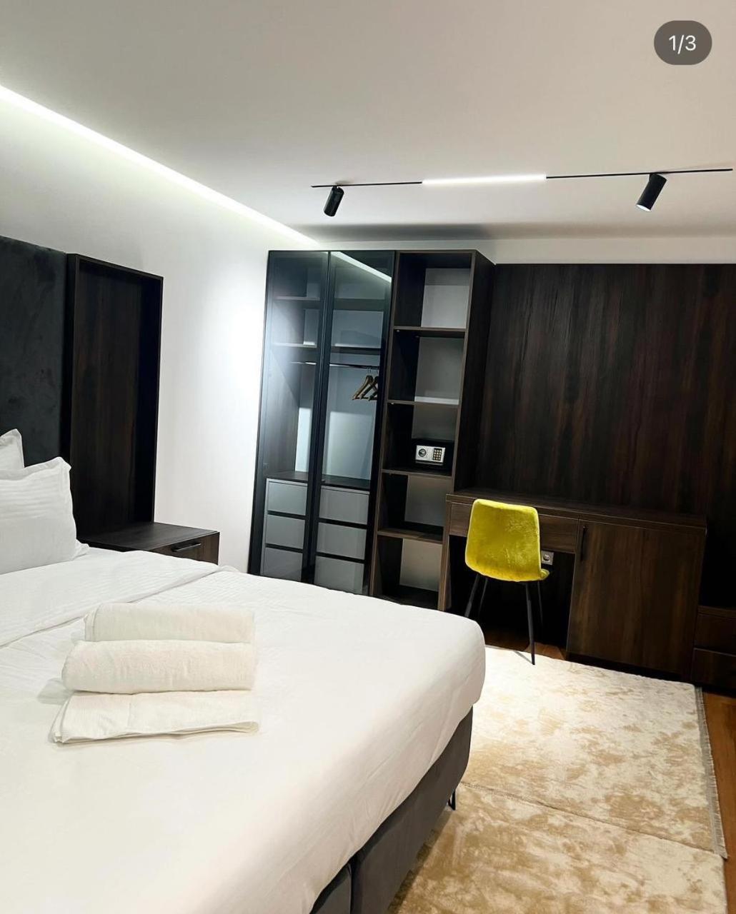 Hotel Europa Prishtina Pristina Buitenkant foto