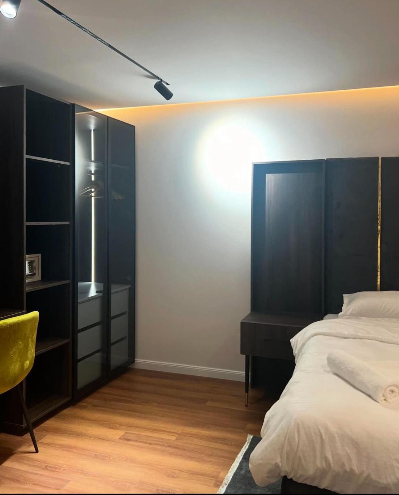 Hotel Europa Prishtina Pristina Buitenkant foto