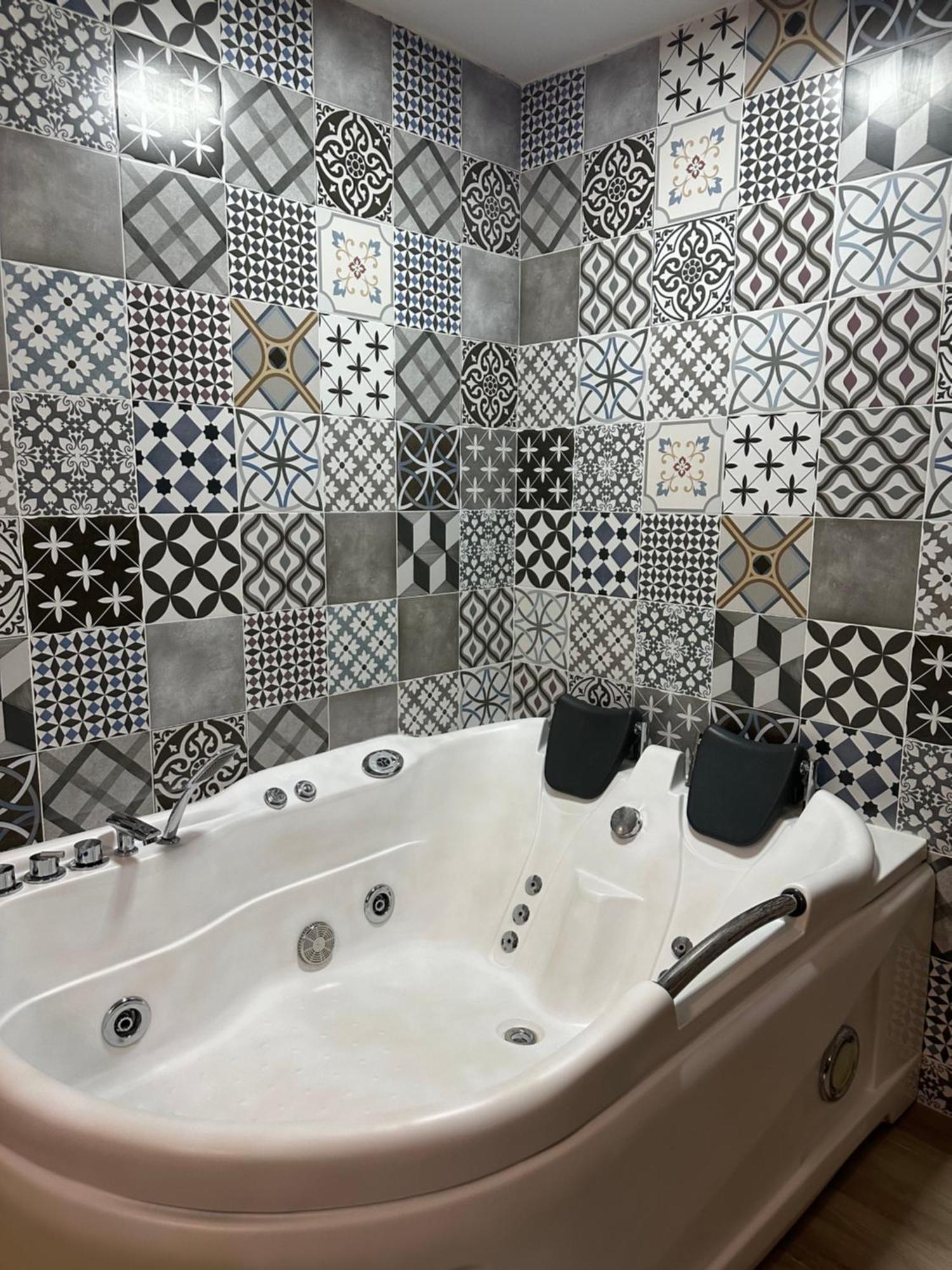 Hotel Europa Prishtina Pristina Buitenkant foto