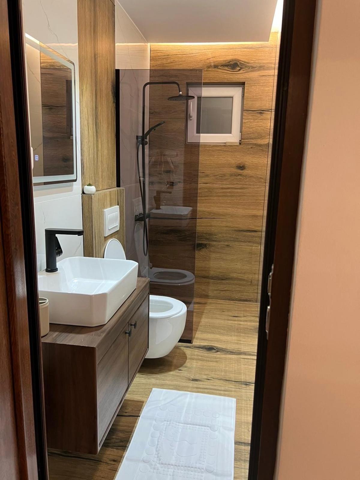 Hotel Europa Prishtina Pristina Buitenkant foto